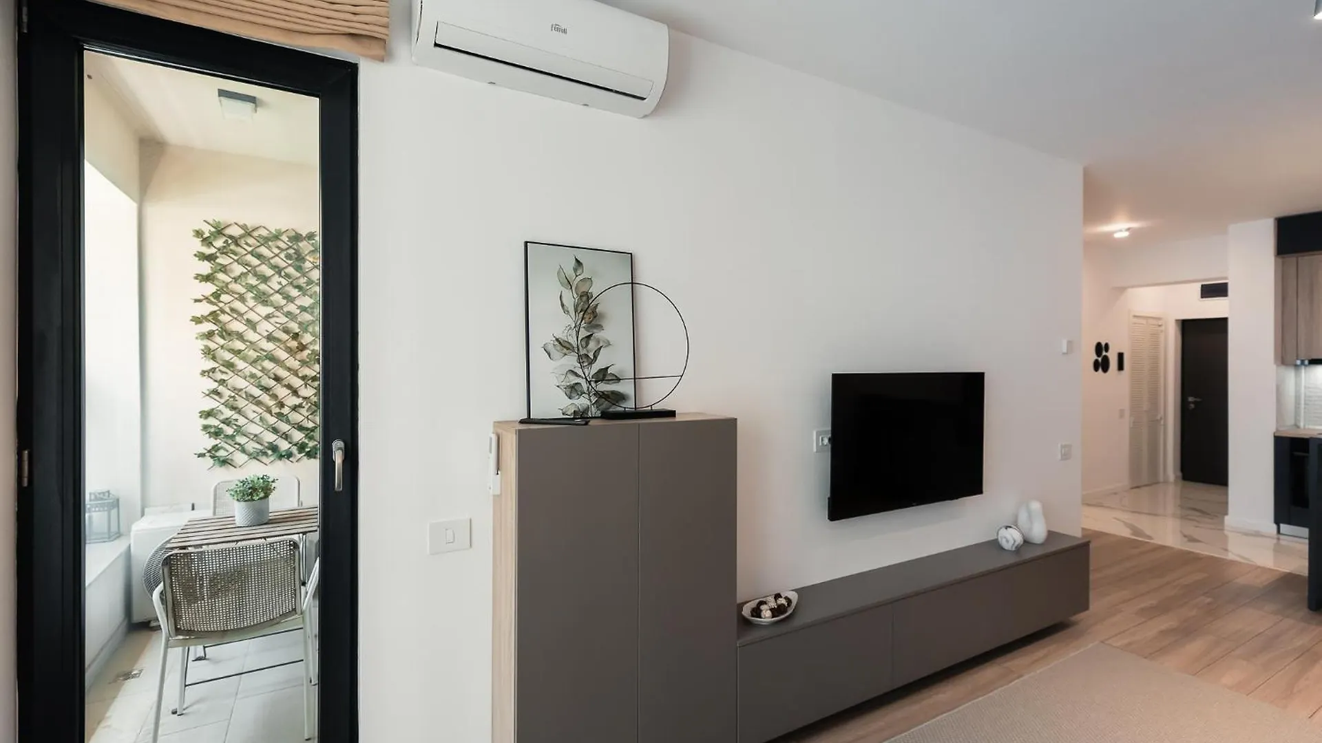 High-End 1Br In Pipera W Parking Apartment Bucharest